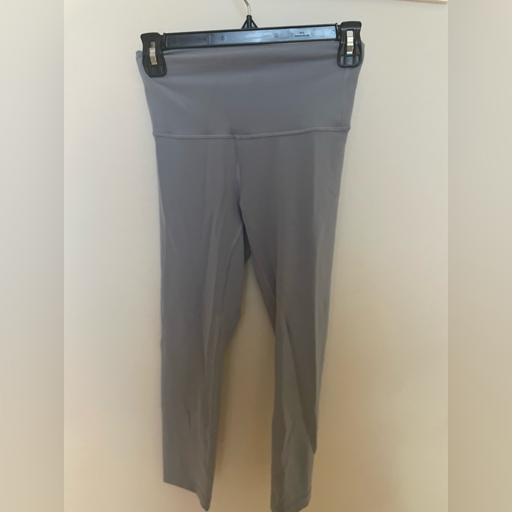 Lululemon wundertrain 23 inch leggings size 4.